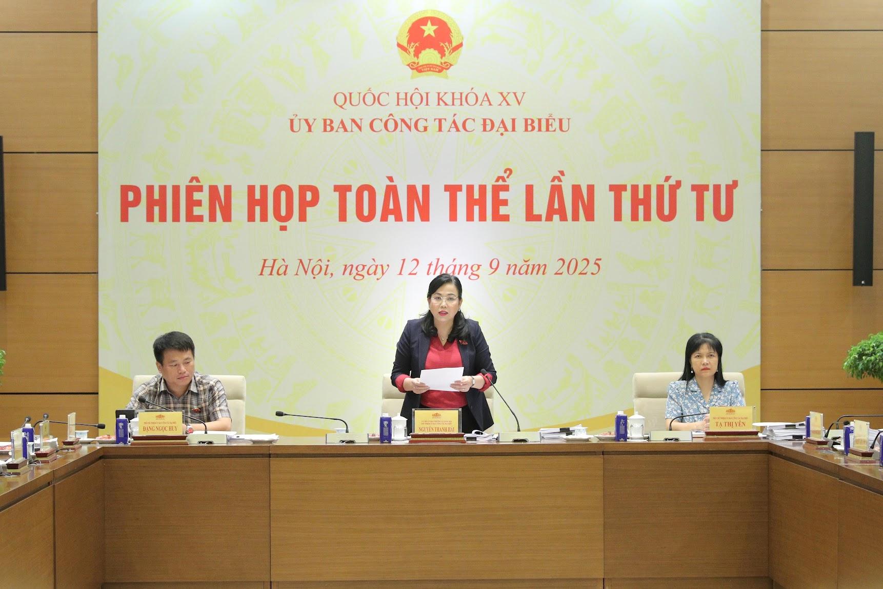 Phiên họp toàn thể lần thứ tư của Ủy ban Công tác đại biểu